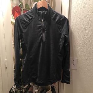 ❤️❤️Kirkland tops ❤️❤️size L and M